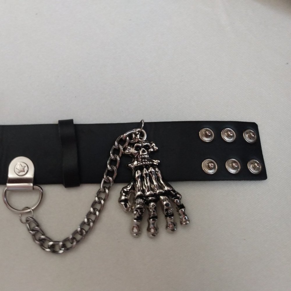 Skeleton Hand & Chain Cuff - Picture 3 of 5